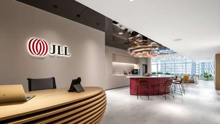 JLL